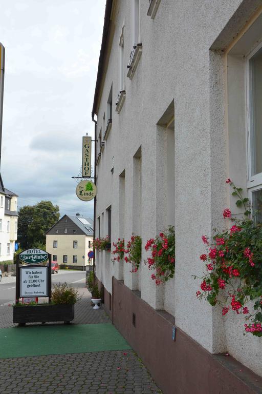 Gasthof & Hotel Zur Linde Thum Exterior foto